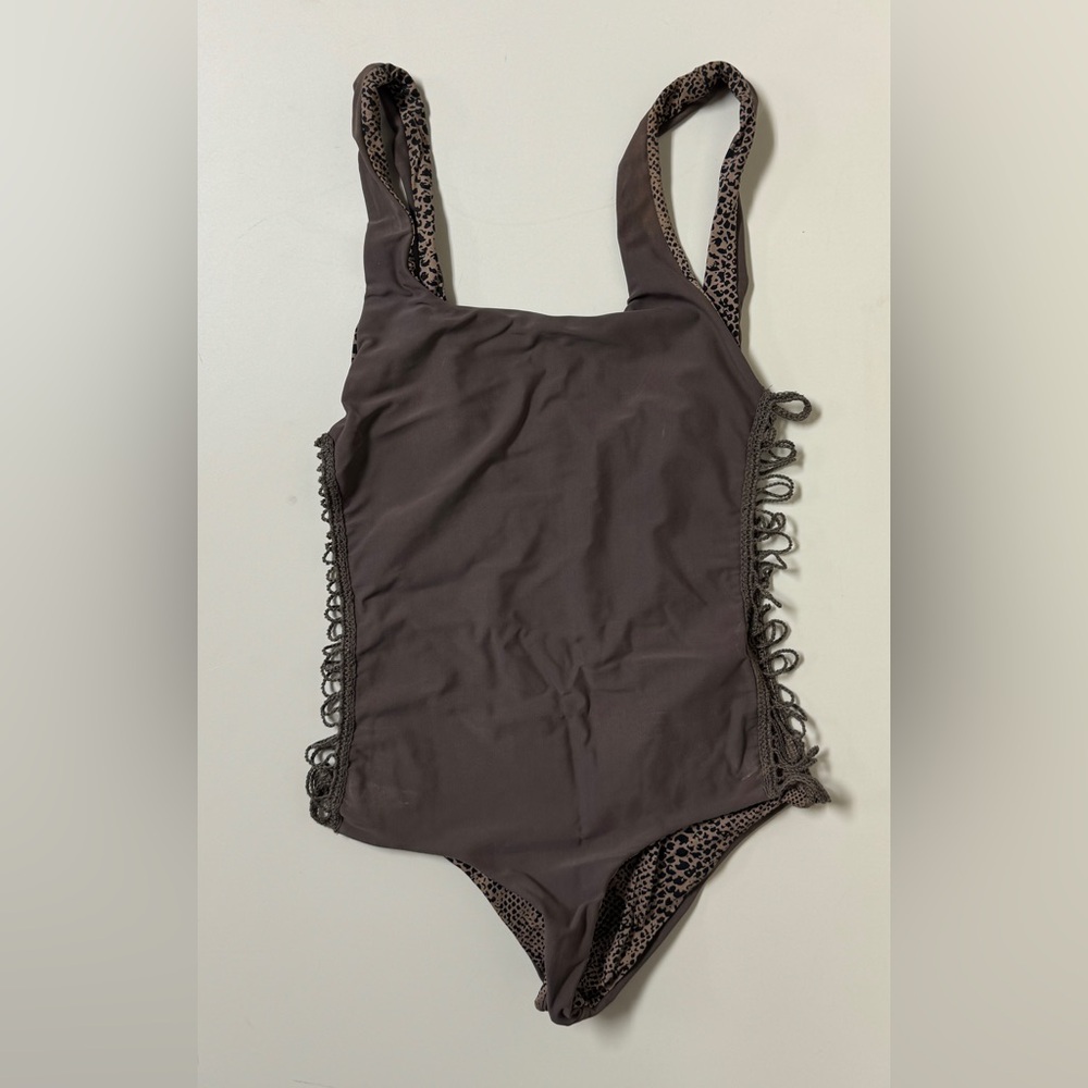 Acacia One Piece